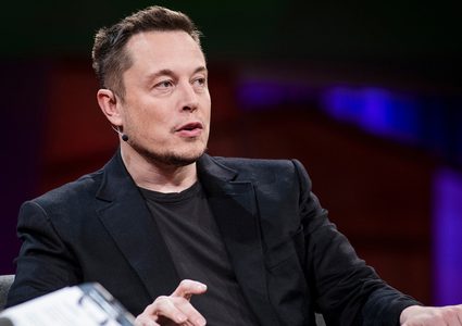 إيلون ماسك يعلن خوضه تجربة تقديم البرامج التلفزيونية