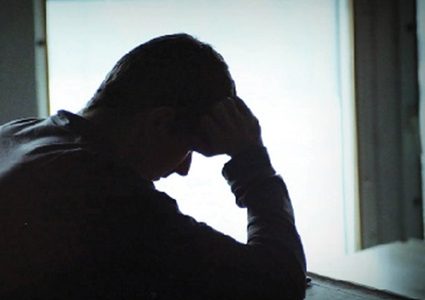 ارتكاب الذنوب في نهار رمضان.. هل يبطل الصيام؟