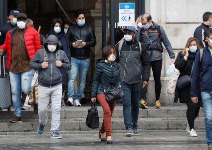 إيطاليا تخفف من تدابير الإغلاق وتفتح بعض الأماكن جزئيا