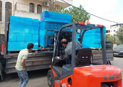 محافظ قلقيلية يعلن أنه تسلم مكرمة الرئيس للعائلات المتعففة