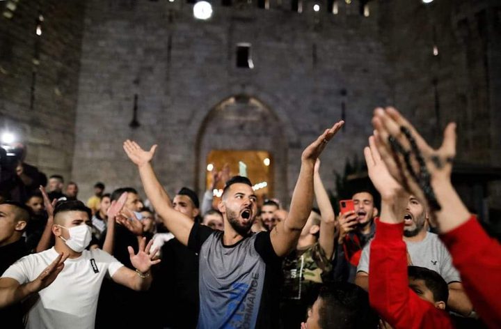 المقدسيون يواصلون الاحتفالات بانتصارهم في هبة باب العامود