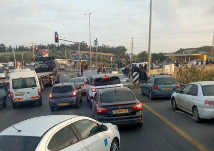 إصابة 5 عمال فلسطينيين بإطلاق نار قرب الطيبة