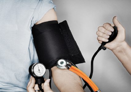 علامات نادرة لارتفاع ضغط الدم "القاتل الصامت"