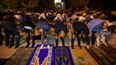 صلاتي العشاء والتراويح من رحاب المسجد الأقصى المبارك