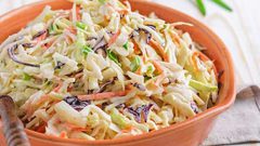 مكونات سلطة الملفوف وطريقة تحضيرها