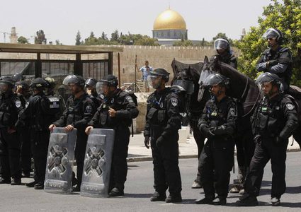 قوات الاحتلال تعيق وصول المصلين إلى الأقصى