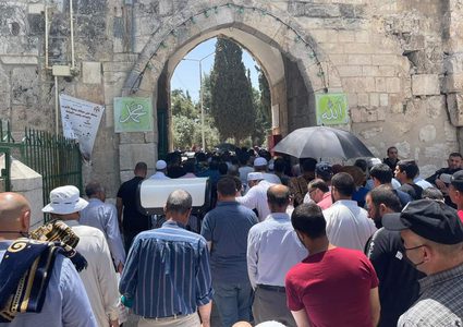 آلاف المصلين يؤدون صلاة الجمعة الثالثة من رمضان في الأقصى