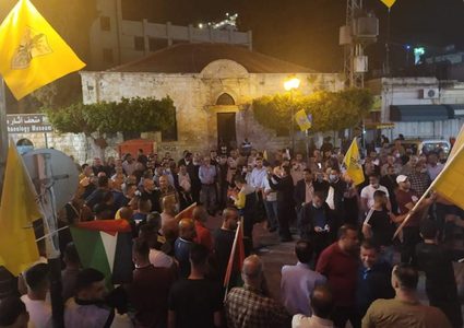 وقفة دعم لقرار القيادة على أنه لا انتخابات بدون القدس بطولكرم