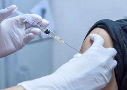 الصحة العالمية تسمح باستخدام لقاح جديد ضد فيروس كورونا