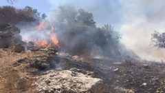 قنابل الاحتلال تتسبب باشتعال النيران جنوب طولكرم