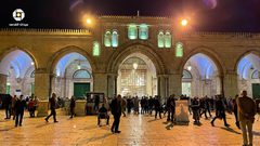 من ساحات الأقصى بعد أداء صلاة فجر اليوم الاثنين