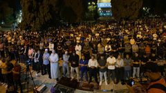 المقدسيون يؤدون صلاتي العشاء والتراويح ليلة الـ(22) من رمضان