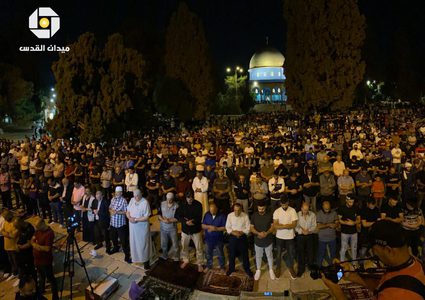 جانب من صلاتي العشاء والتراويح من المسجد الأقصى المبارك ليلة الثاني والعشرين من رمضان