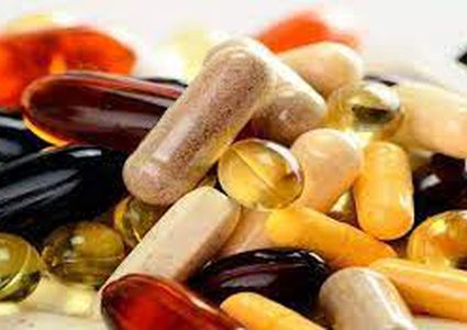 دراسة تكشف عن مخاطر تسببها بعض المكملات الغذائية