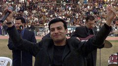 إيهاب توفيق يعلق على السخرية من كليباته الغنائية القديمة