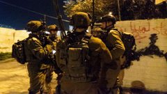 الاحتلال يعتقل 13 مواطنًا بالضفة