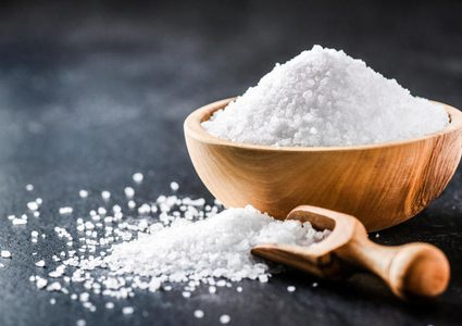 دراسة : الملح يزيد خطر الإصابة بفيروس كورونا