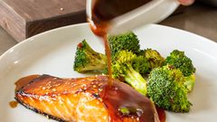 السلمون المشوي بصوص الترياكي