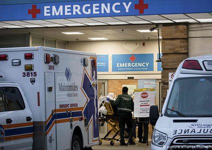 تسجيل 10585 إصابة و267 وفاة جديدة بكورونا في إيطاليا