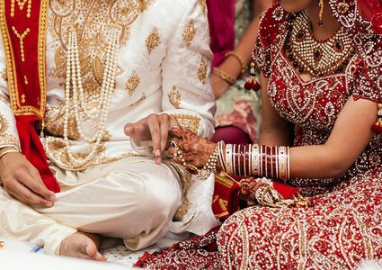 عروس هندية تغادر حفل زفافها بعد فشل العريس باختبار جدول الضرب