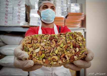 ‎مصانع الحلقوم بغزة تجهز منتجاتها قبيل عيد الفطر