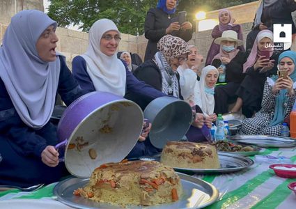 إفطار المبعدين عن المسجد الأقصى المبارك في طريق المجاهدين بالقدس
