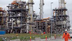 أسعار النفط تعاود الارتفاع مجددا