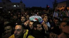 جماهير بيت لحم تشيَع جثمان الشهيدة رحاب الحروب