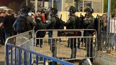 اعتقالات ومواجهات مع الاحتلال في باب العامود بالقدس