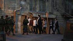 اصابة مواطن خلال اعتداء للمستوطنين بحي الشيخ جراح