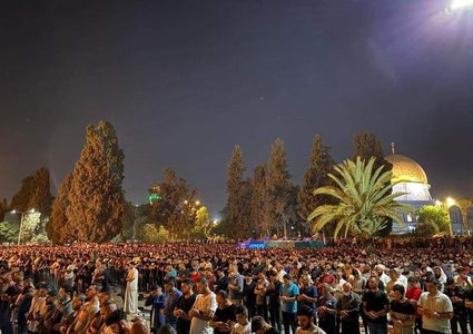 90 ألف مصلٍ يحيون ليلة القدر في المسجد الأقصى المبارك