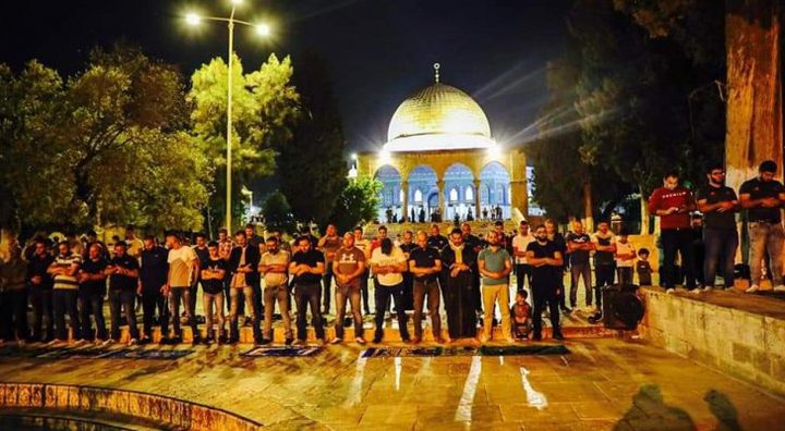 أبناء شعبنا يصلون إلى المسجد الأقصى لإحياء ليلة القدر