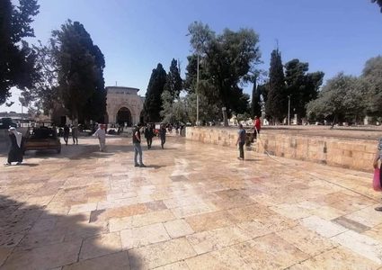 تهيئة وتنظيف ساحات المسجد الأقصى لاستقبال المصلين والمعتكفين