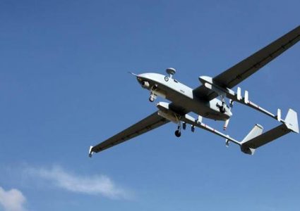 طائرات الاحتلال تستهدف مجموعة من المواطنين شمال قطاع غزة