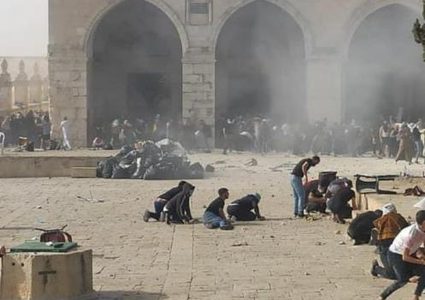 وصول نحو 150 اصابة لمستشفى المقاصد منذ الصباح