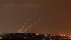 محلل سياسي: تدخلات ووساطات خارجية نصحت المقاومة بالتمهل في الرد