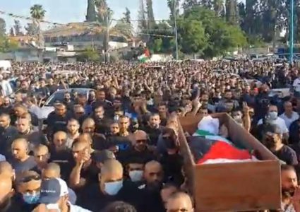 الاحتلال يقمع جنازة الشهيد حسونة باللد