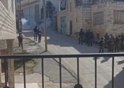 إصابات بالاختناق بمواجهات مع الاحتلال في بلدة تقوع شرق بيت لحم