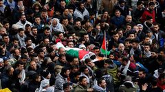 جماهير غفيرة تشيع جثامين الشهداء بغزة