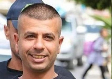 الأسير سواركة يُعلّق إضرابه عن الطعام بعد اتفاق بالإفراج