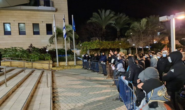 تحطيم محال تجارية لفلسطينيين في يافا