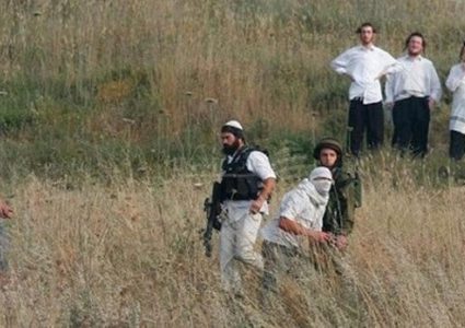 مستوطنون يطلقون النار صوب رعاة أغنام في مسافر يطا