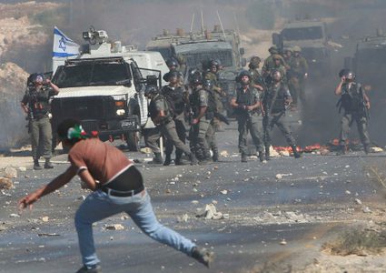 اندلاع مواجهات عقب قمع الاحتلال مسيرة شرق قلقيلية