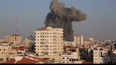 شاهد طائرات الاحتلال تدمر برج الشروق في غزة