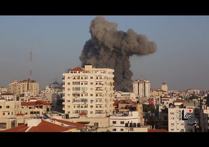 شاهد طائرات الاحتلال تدمر برج الشروق في غزة