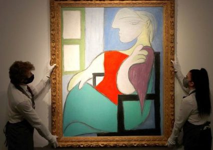 لوحة بيكاسو "امرأة جالسة قرب نافذة" تباع بأكثر من مئة مليون دولار