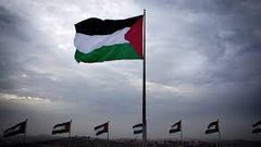 بلدية تورنيه البلجيكية تضع علم فلسطين على مقرها