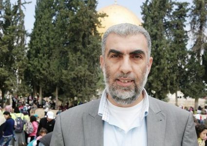 قوات الاحتلال تعتقل كمال الخطيب من منزله في كفر كنا بالجليل