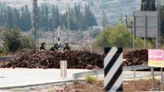 اغلاق مدخل راس كركر غرب رام الله