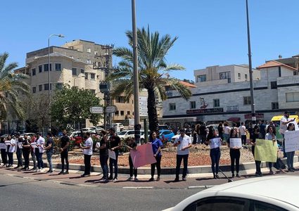 سخنين: الطواقم الطبية تتظاهر ضد اعتداءات شرطة الاحتلال عليهم